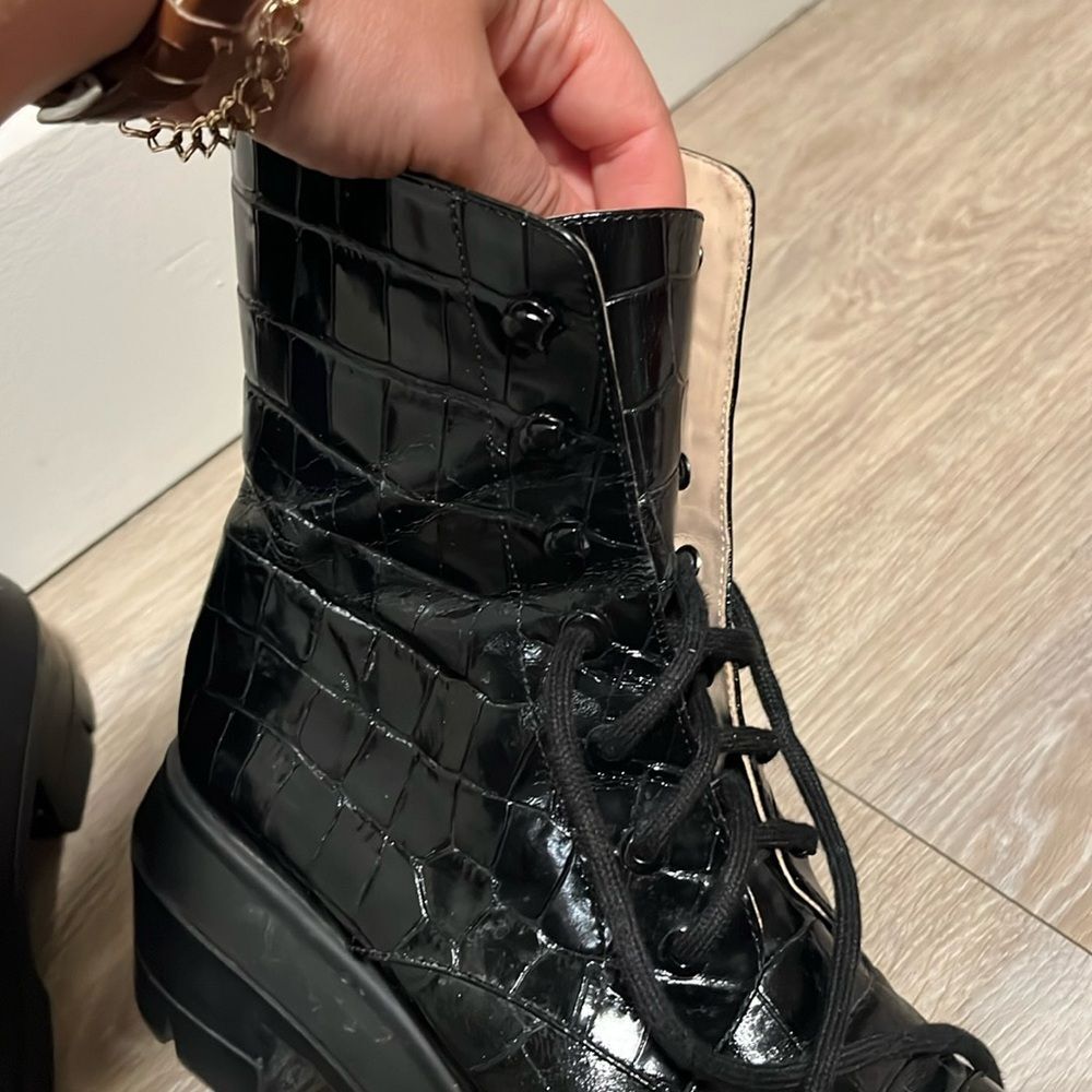 STUART WEITZMAN Nisha Black Croc-Embossed Leather Ankle Boots, Size 7 (EU 37.5) - Picture 14 of 16